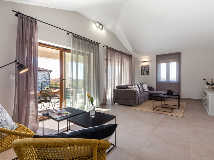 Others 5, Gorgeous Villa With Pool and Terrace Surrounded by Nature, Karojba