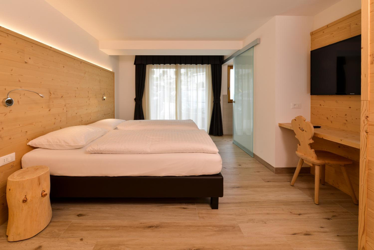Bedroom 2, Hotel Silvana, Bolzano