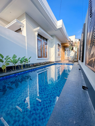 Swimming Pool 12