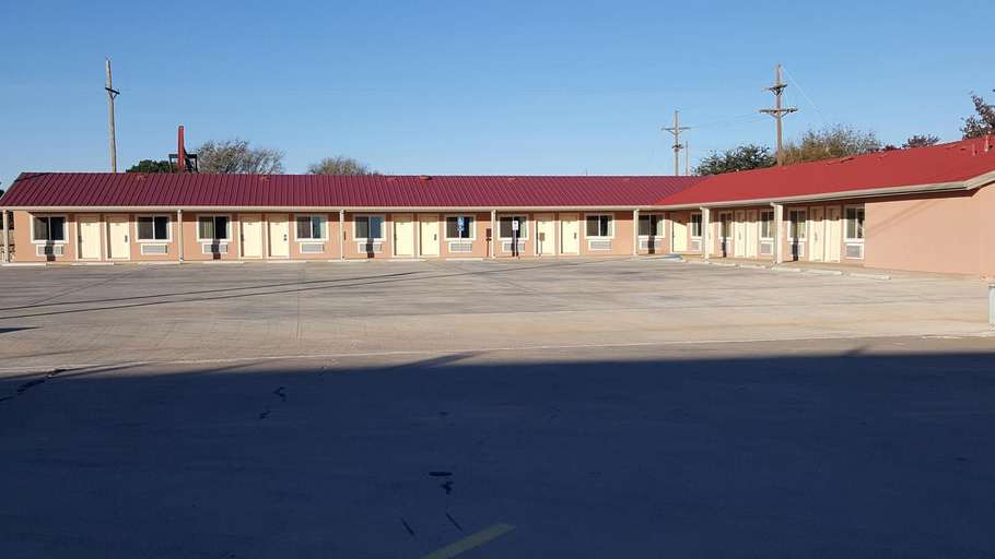 Others 3, Denver City Motel, Yoakum