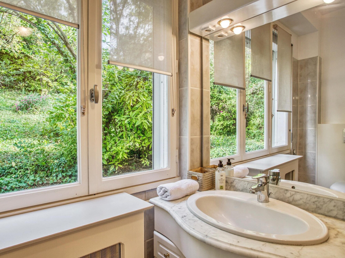 Bathroom, Auberge de la Vallée Verte, Eure-et-Loir