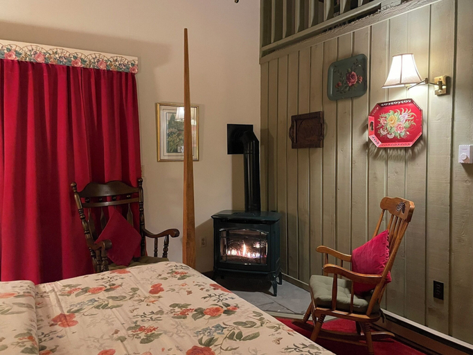 Bedroom 3, Deerhill Inn, Windham