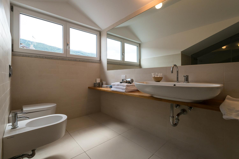 Bathroom 3, Belvedere, Verbano-Cusio-Ossola