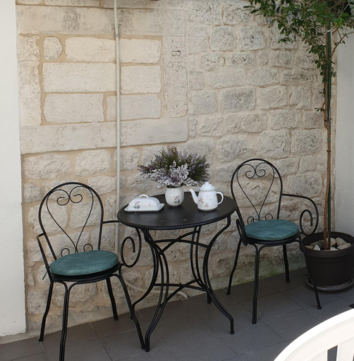 Others 2, LEMON TREE, Trogir