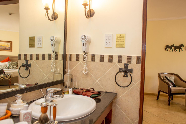 Bathroom 5, The African Tulip Hotel, Arusha Urban