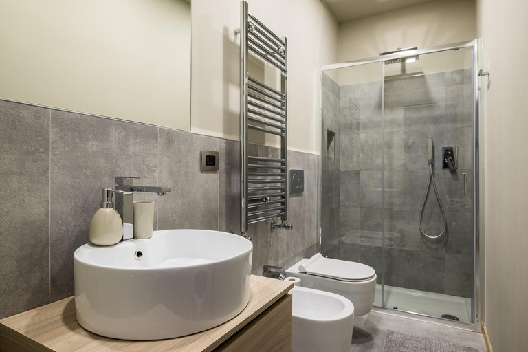 Bathroom 5, Aparthotel Sant'Orsola, Bologna