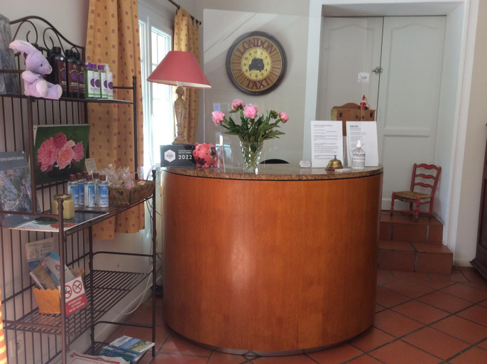 Public Area, Clos des Iris, Alpes-de-Haute-Provence