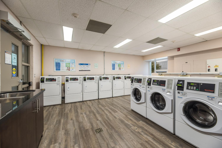 Bathroom 4, Residence & Conference Centre - Hamilton, Hamilton