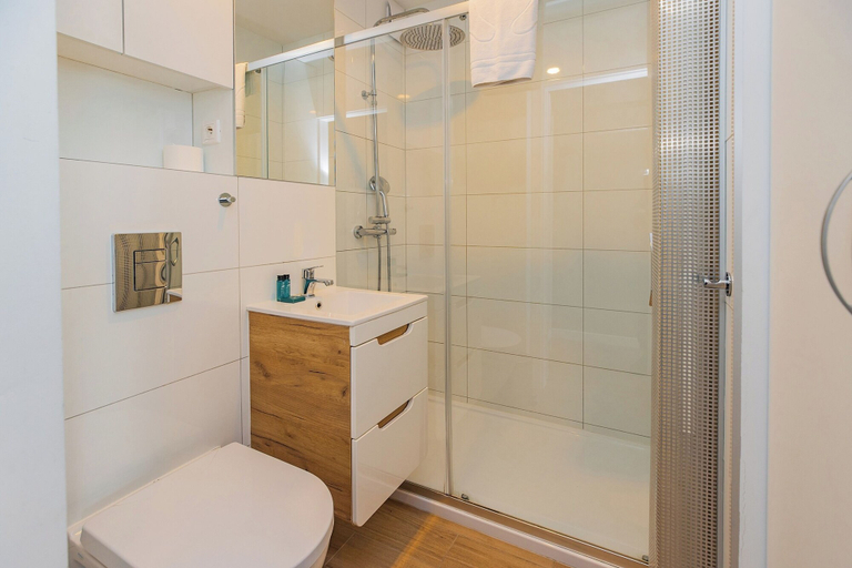 Bathroom, ShortStayPoland Żelazna B162, Warsaw