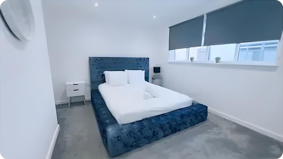 Bedroom 2, Charming 2-bed Apartment in Liverpool, Sefton