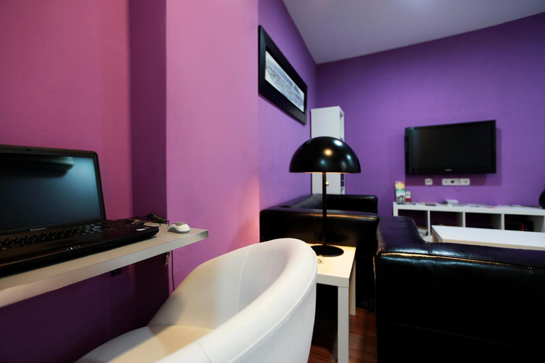 Others 5, Hostal Nitzs Bcn, Barcelona