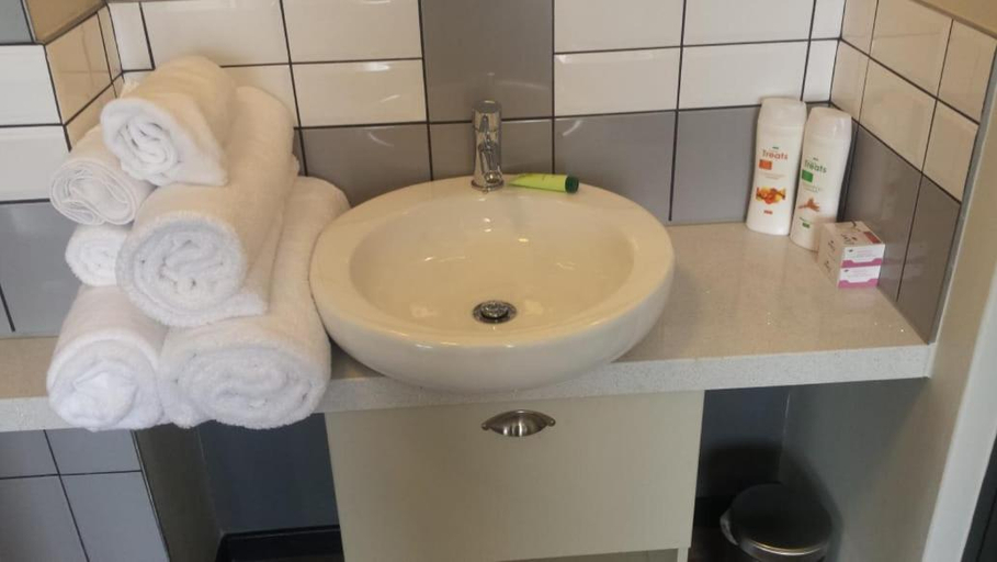 Bathroom 2, The Rosebank Place, City of Johannesburg