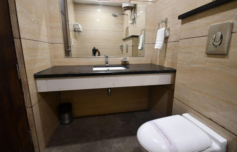 Bathroom 3, Hotel Kush Ganga Heritage, Dehradun