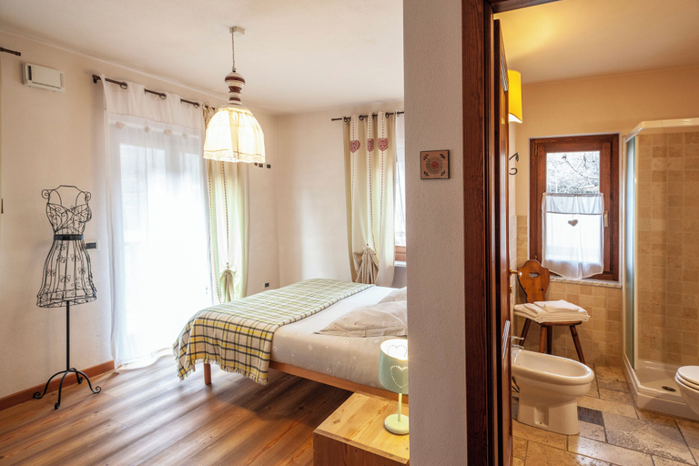 Bedroom 2, Maison Le Champ, Aosta