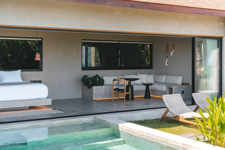 Swimming Pool 23
