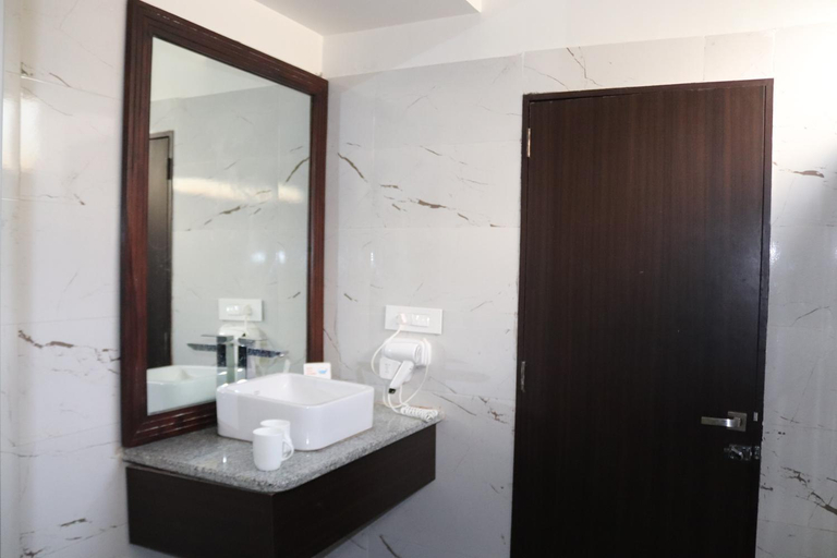 Bathroom 5, The Kumbha Residency - A Luxury Resort and Spa, Rajsamand