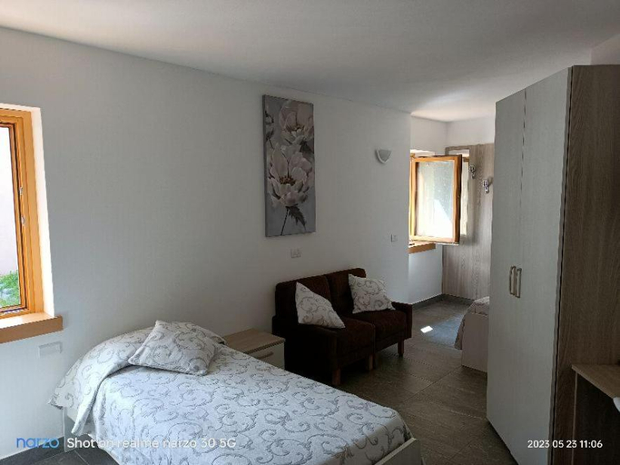 Bedroom 2, Albergo Gufo Depandance, Sondrio
