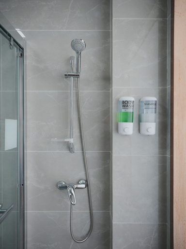 Bathroom 4, W Golf Resort, Oslob
