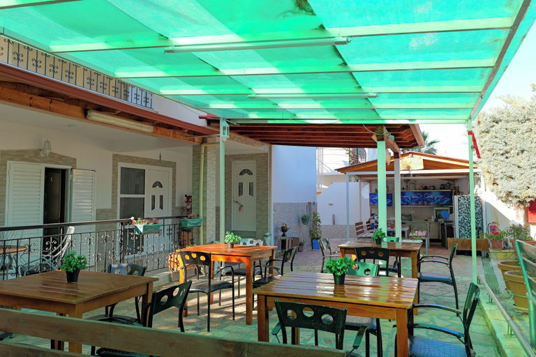 Food & Drinks 4, Cozy Veranda Kristian - Free Parking, Sarandës
