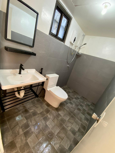 Bathroom 4, Marion Roos Hotel, Puerto Galera