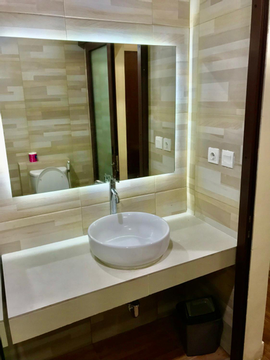 Bathroom 18