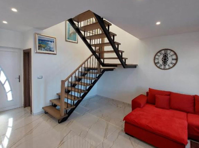 Others 5, Villa Tamaris, Marina
