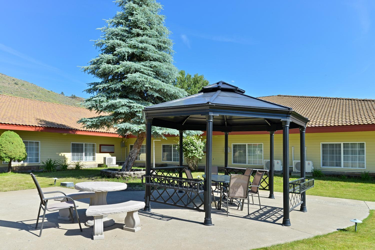 Facilities 1, Fremont Inn, Lake