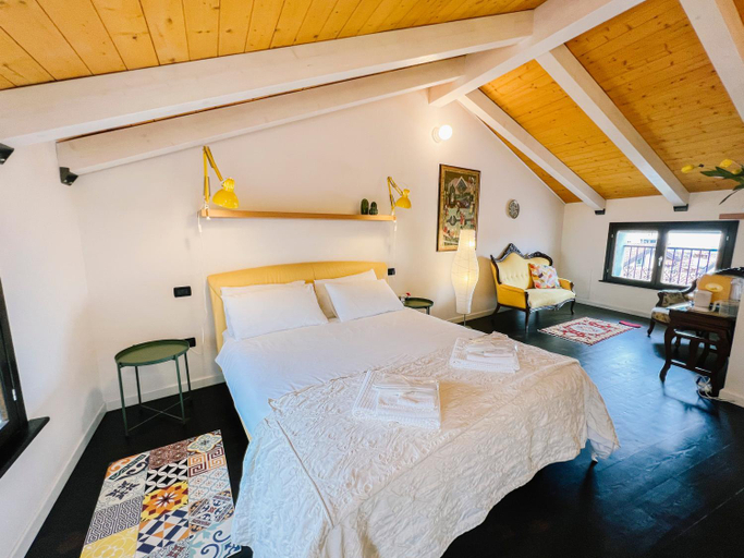 Others 2, CRUdiS Luxury rooms, Udine