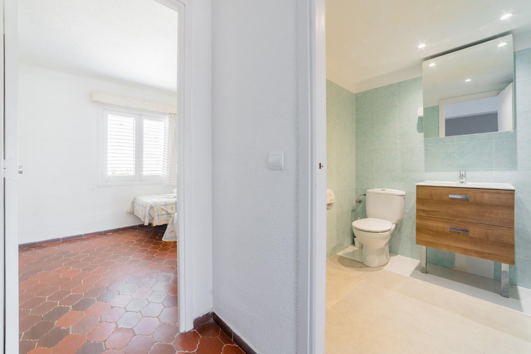 Bathroom 3, Atlas Apartments Ibiza, Baleares