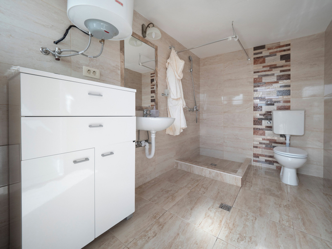 Bathroom 4, Casa Pastrovici del Mare