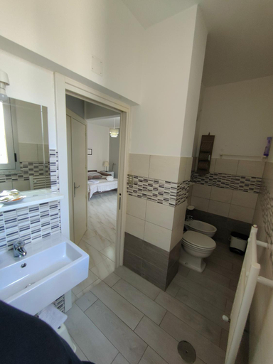 Others 5, Bed and Breakfast Champagne, Salerno