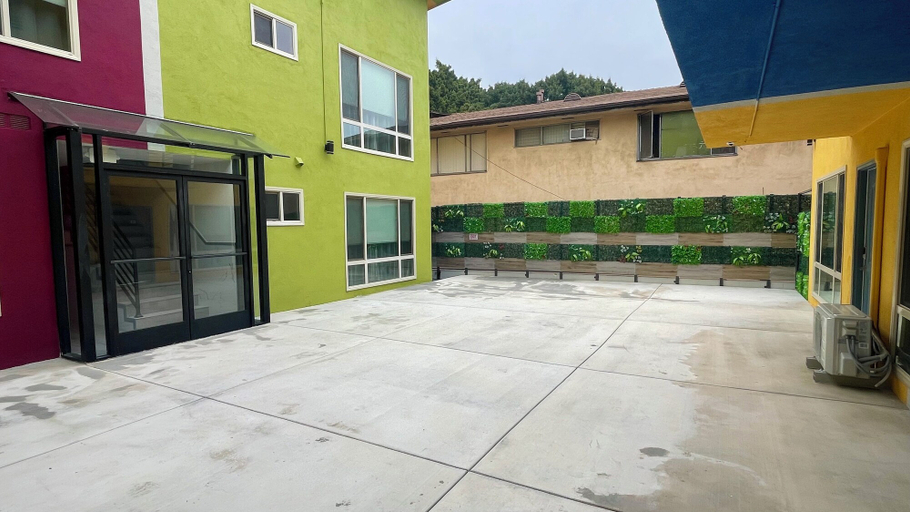 Exterior & Views 2, Quintessence ApartHotel, Los Angeles