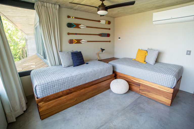 Room 5, Casa La Borrega Luxury and Comfort, Compostela