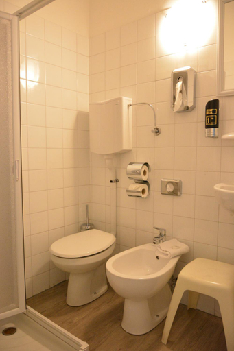 Bathroom 3, Hotel Primo, Trento