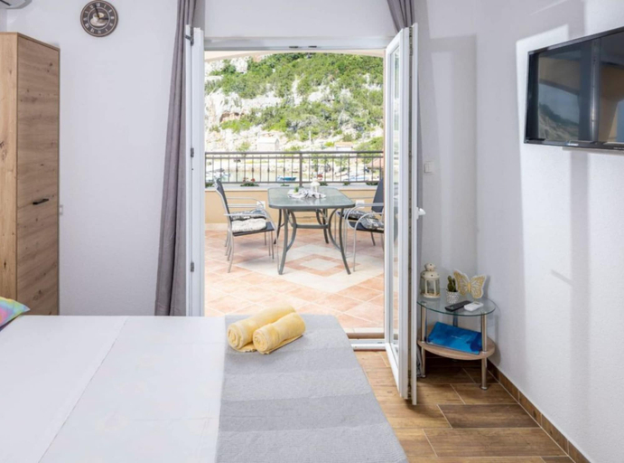 Others 4, Apartments Ser Zane, Jelsa