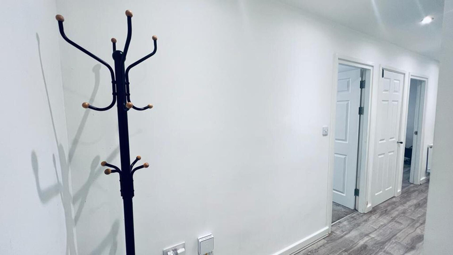 Others 4, Inviting 2-bed Apartment in Liverpool, Sefton