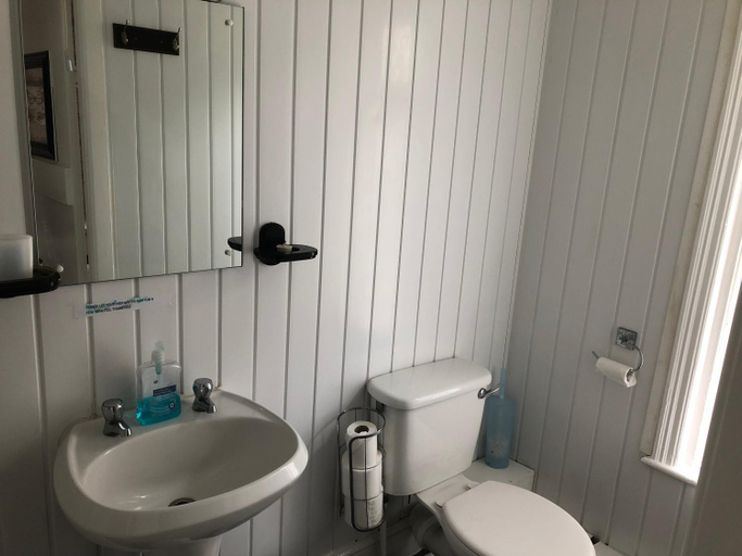 Bathroom 2, The Butterfly Hotel, Blackpool