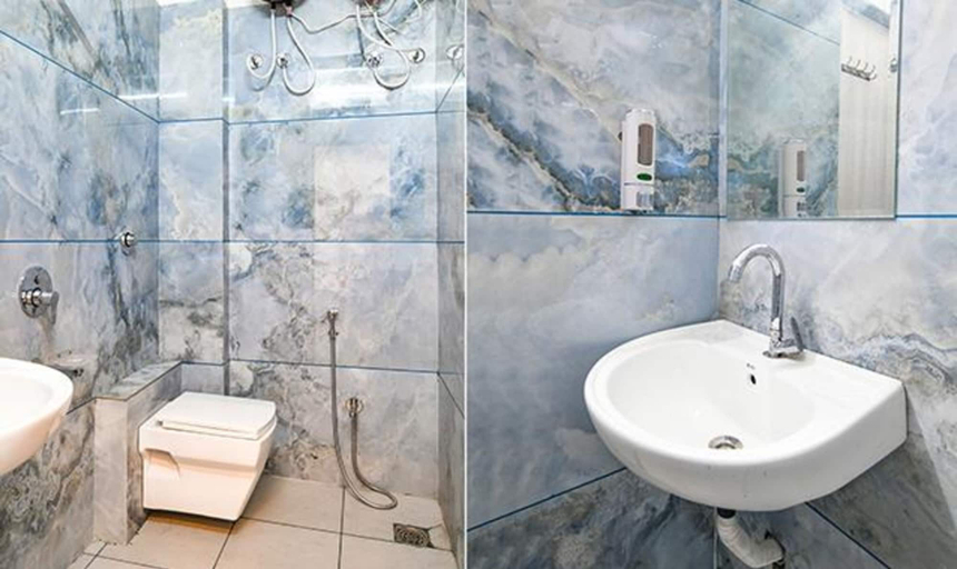 Bathroom, FabHotel Shree Nakoda Paradise, Ujjain