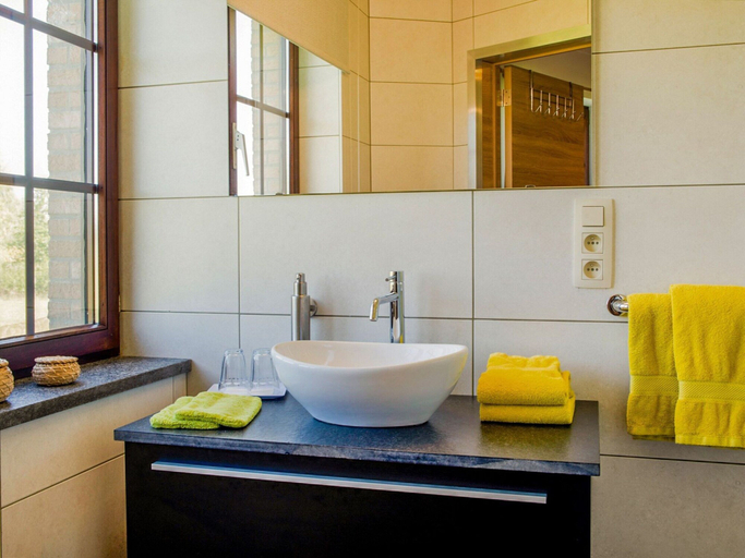 Bathroom, Villa in Bitvre With Garden, Namur