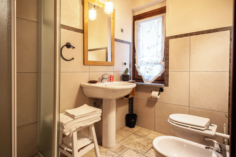 Bathroom 4, Maison Le Champ, Aosta