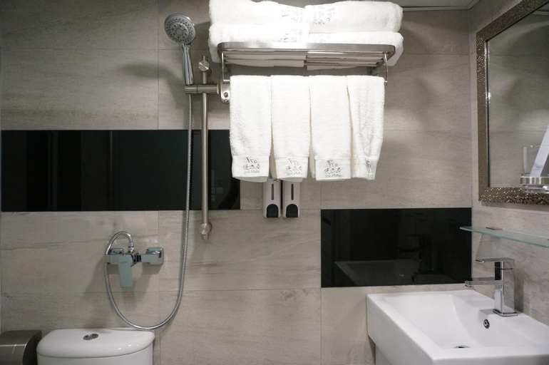 Bathroom 5