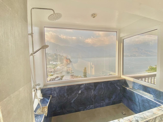 Bathroom 4