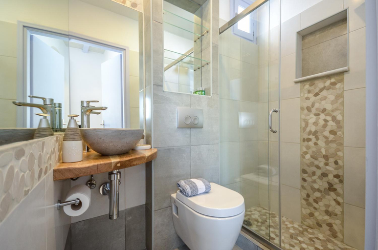 Bathroom 2, Santa Katerina Apartments & Studios, South Aegean