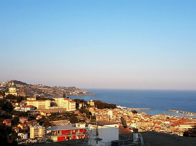Exterior & Views 5, Il Paradiso del Relax private room with bathroom Parking, Imperia