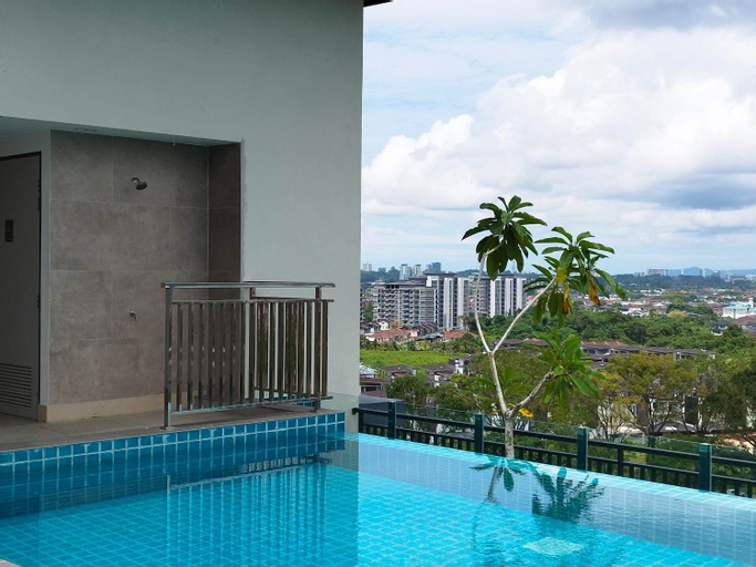 Sport & Beauty 3, 3 bedrooms condo with pools, gym, wifi & washer, Kuching