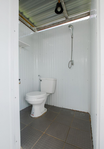 Bathroom 14