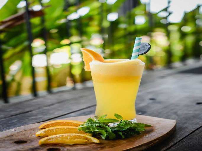 Food & Drinks 8