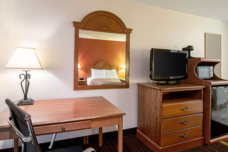 Others 5, Quality Inn Aberdeen, Brown