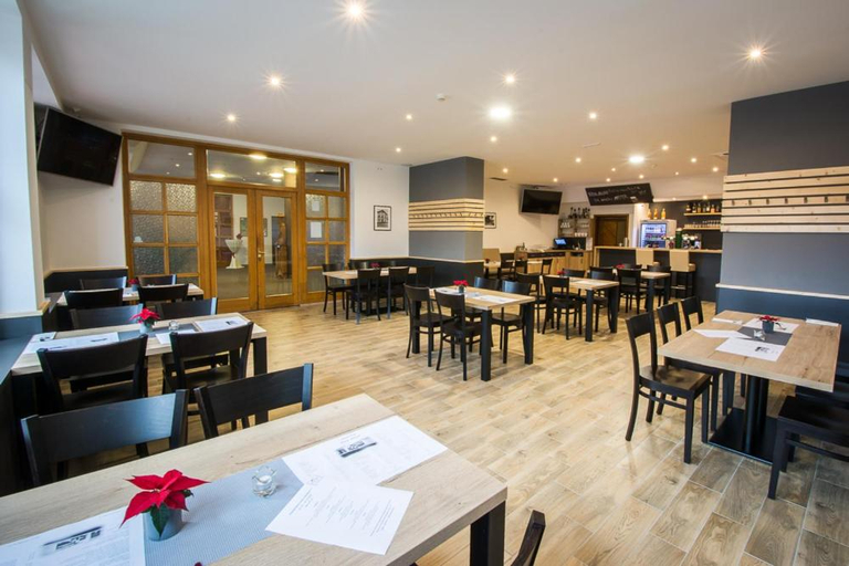 Food & Drinks 4, YURA hotel Celadna BAZEN A SAUNY ZDARMA, Frýdek-Místek