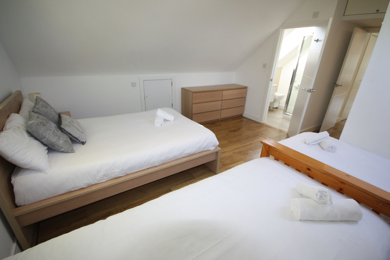 Bedroom 2, Pamper House Holiday Home And Annex, Dorset